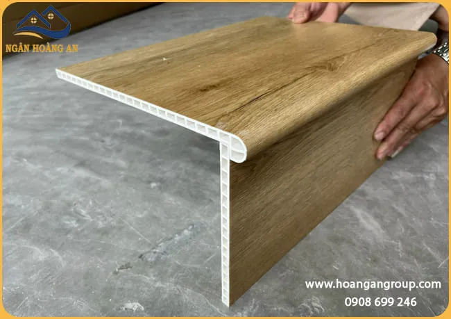 Bậc Cầu Thang Nhựa Giả Gỗ iWood